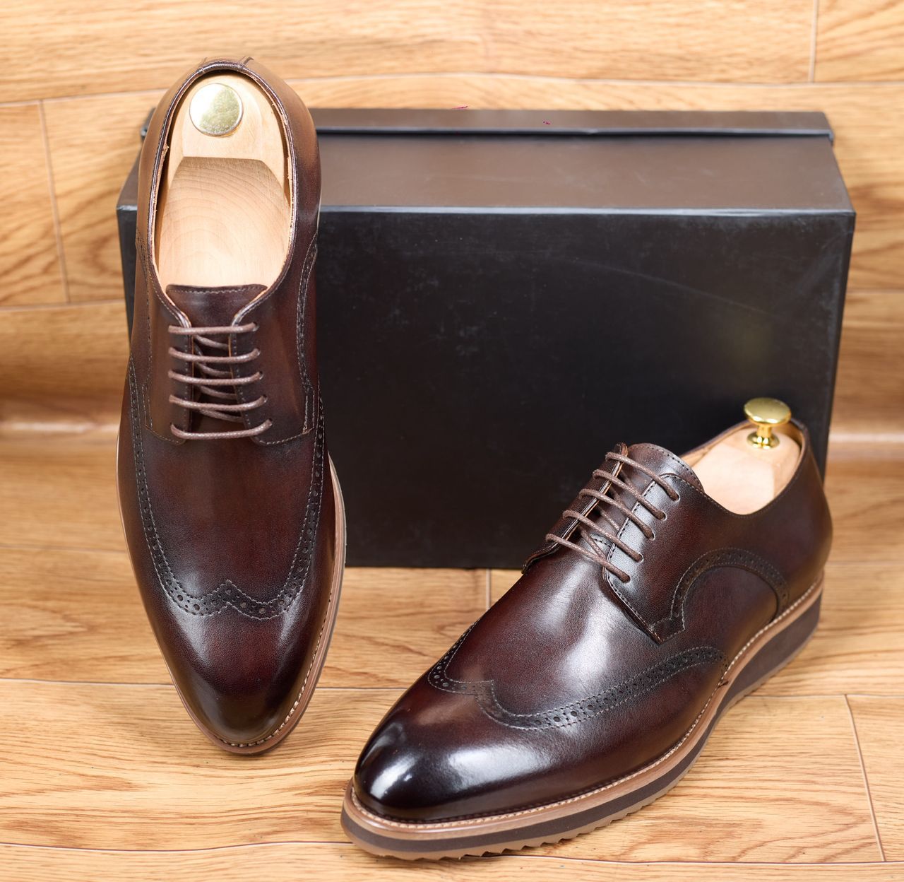 Derbies à bout golf fleuri