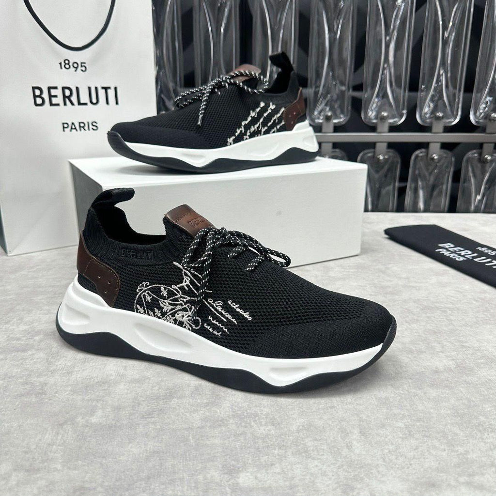 Cette chaussure est la célèbre basket Shadow de la prestigieuse maison de luxe française Berluti