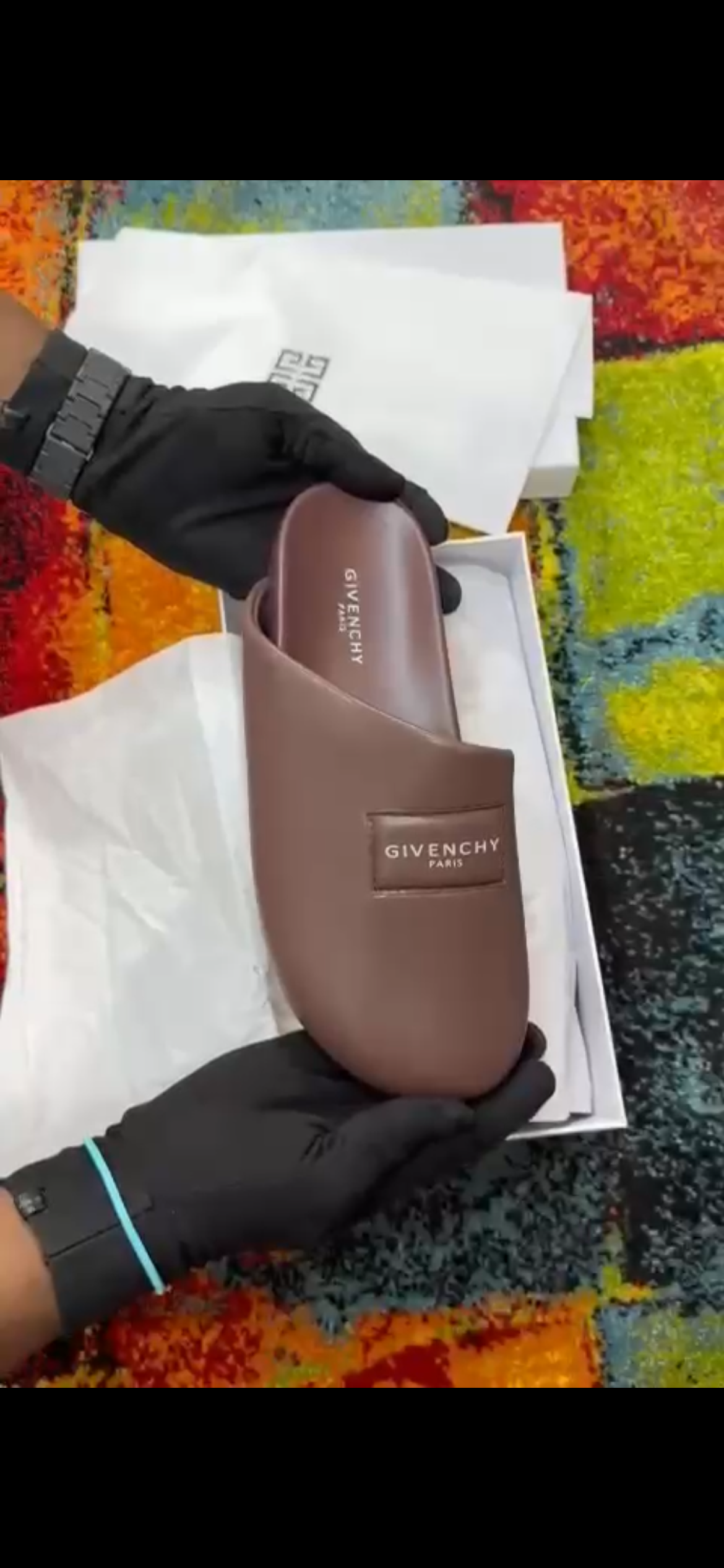 Mules Puffy en cuir nappa de la maison de luxe Givenchy