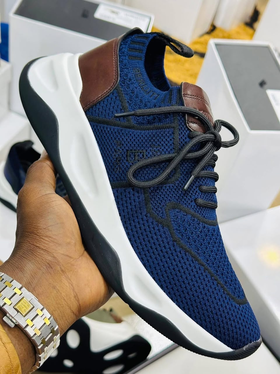 Basket « Shadow » de la maison de luxe française Berluti