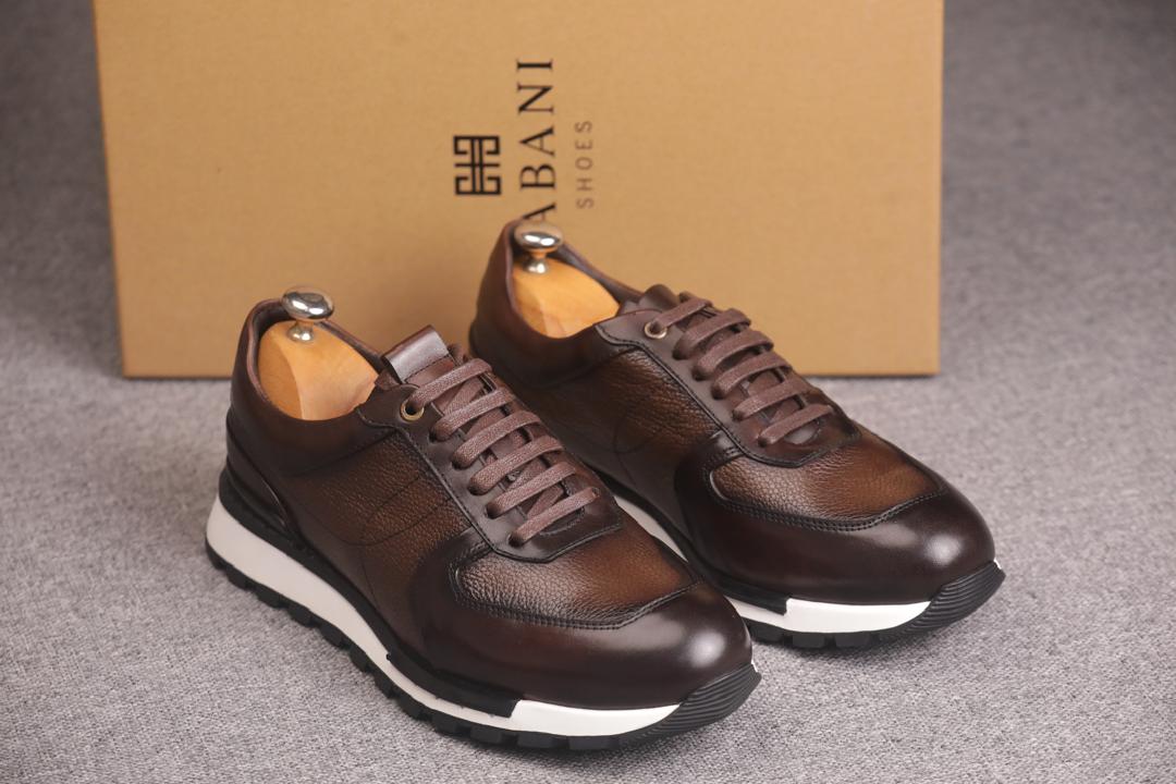 Paire de sneakers de la marque G.GABANI (G.Gabani Shoes).
