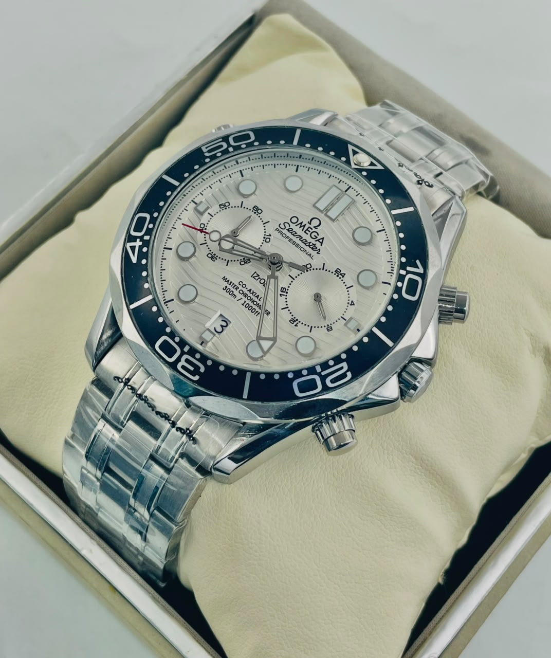 OMEGA Seamaster Diver 300M Co-Axial Master Chronometer
