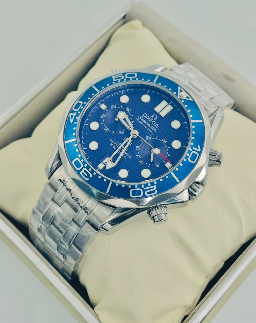 OMEGA Seamaster Diver 300M Co-Axial Master Chronometer