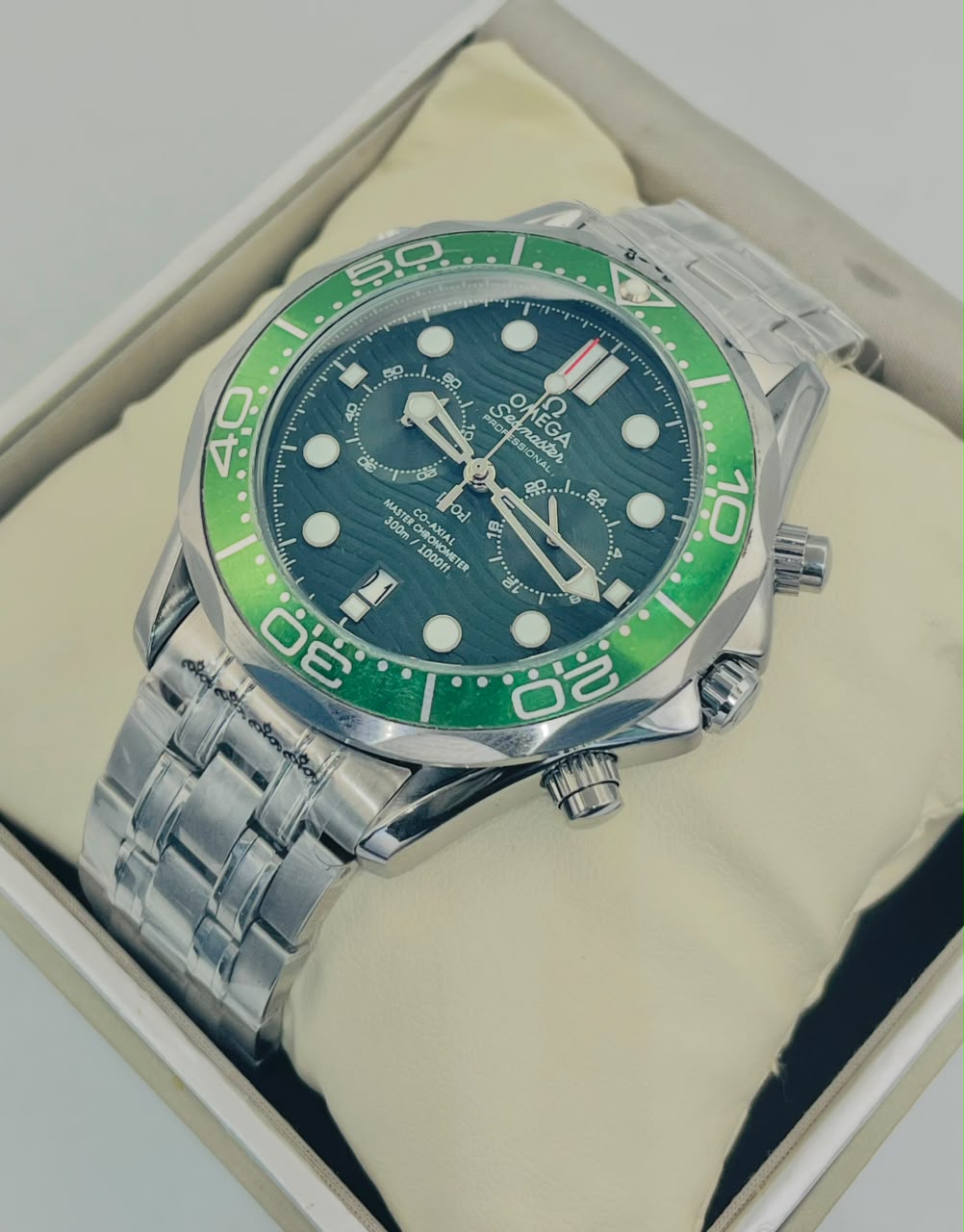 OMEGA Seamaster Diver 300M Co-Axial Master Chronometer